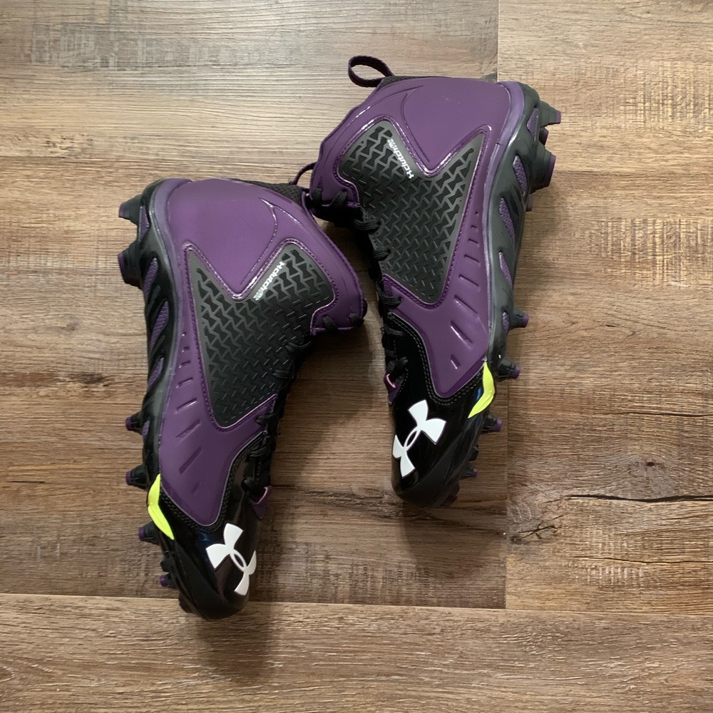Under Armour Team Spine Fierce Football Cleats